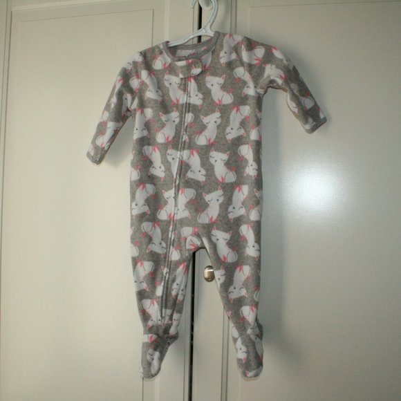 5/$20 Baby girl fleece sleeper with cats 9 months - Picture 3 of 13